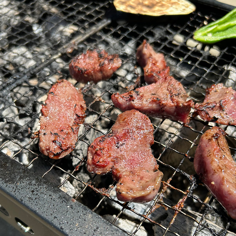 牛タン 厚切り 牛肉 バーベキュー 焼肉 塩ダレ タレ付き 味つき 一口サイズ 肉汁 焼き肉 BBQ こりこり 美味しい 牛 舌 ホルモン 500g 【納期E】【nk00000003】
