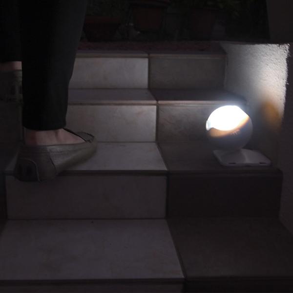 センサーライト 防雨 防水 屋外用 自動感知 点灯 消灯 三脚 LEDライト 照明 玄関 軒先 人感センサー 取り付け簡単 三脚 屋内 庭 ガレージ 【納期A】【809994】