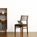 ダイニングチェア 1脚 単品 北欧 おしゃれ 椅子 天然木 木製 合皮 フェイクレザー 肘なし 肘掛け無し レトロ 高級感 大人びた シンプル クラシック 【納期A】【azm-tac-908c】
