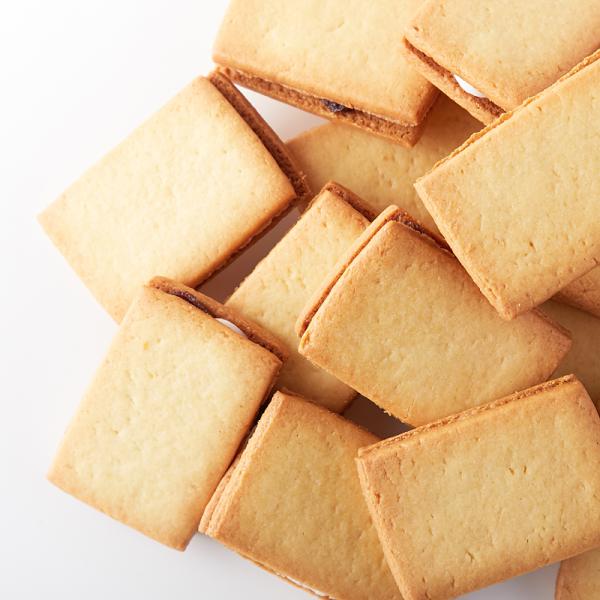 レーズンサンド 洋菓子 クッキー ビスケット レーズン 柔らかい ラムレーズン ラム酒 レーズンサンドクッキー 国産 大容量 国内製造 おやつ 【納期E】【sm00010022】