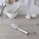 うろこ取り器 ウロコ飛び散り防止カバー付き 魚 うろこ 調理 貝印 鱗取り 魚のウロコ 調理器具 キッチンツール 下ごしらえ DH3016 貝印 SELECT100 セレクト 【納期A】【toh-252283】