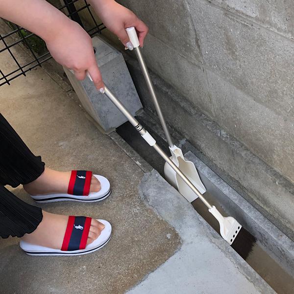 掃除セット ほうき ちりとり 伸縮式 コンパクト 小型 側溝 みぞ 隙間 すき間 ベランダ マンション 掃除用具 箒 塵取り 壁際 左利き 日本製 【納期A】【toh-292244】
