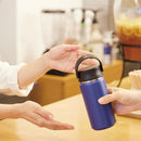 水筒 350ml ボトル マグ おしゃれ 携帯 持ち運び 保冷 保温 アウトドア キャンプ お出掛け 屋外 ハンドル付き 取っ手 持ち手 黒 白 青 赤 【納期A】【toh-350468】