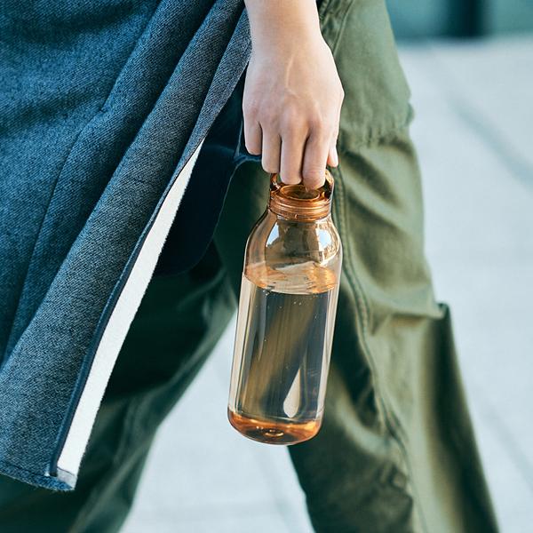 ウォーターボトル 950ml タンブラー ふた付き 蓋 取っ手 持ち手 おしゃれ 水筒 透明 クリア 中身が見える ジム 運動 トレーニング 散歩 オフィス キントー 【納期A】【toh-396882】